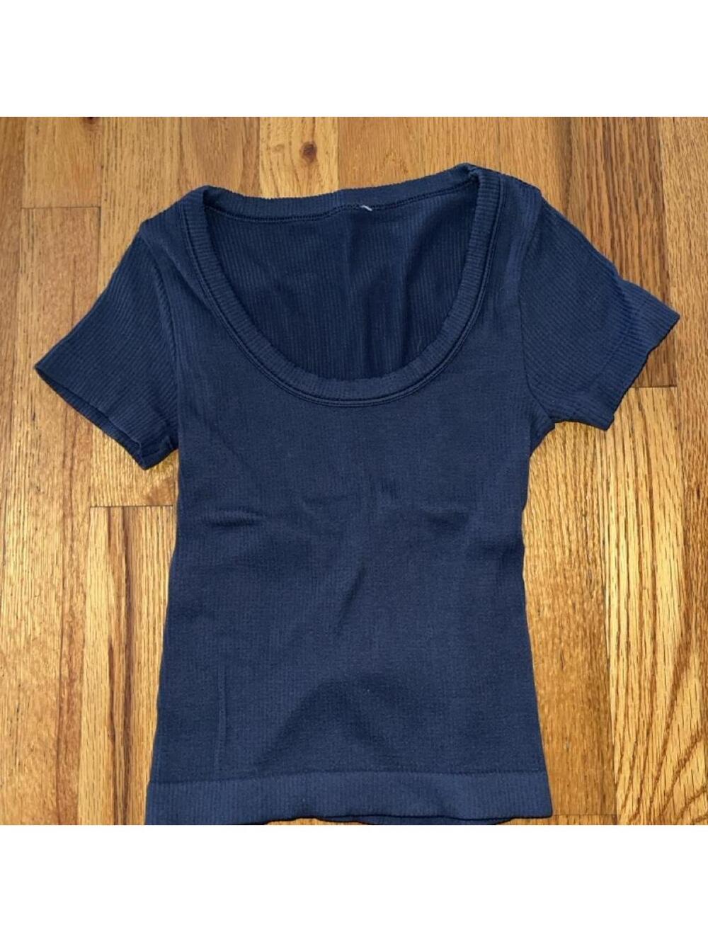 Old Navy Women's Navy and Blue Tshirt